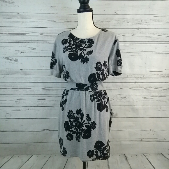 silence + noise Dresses & Skirts - Silence + Noise Urban Outfitters Floral Dress